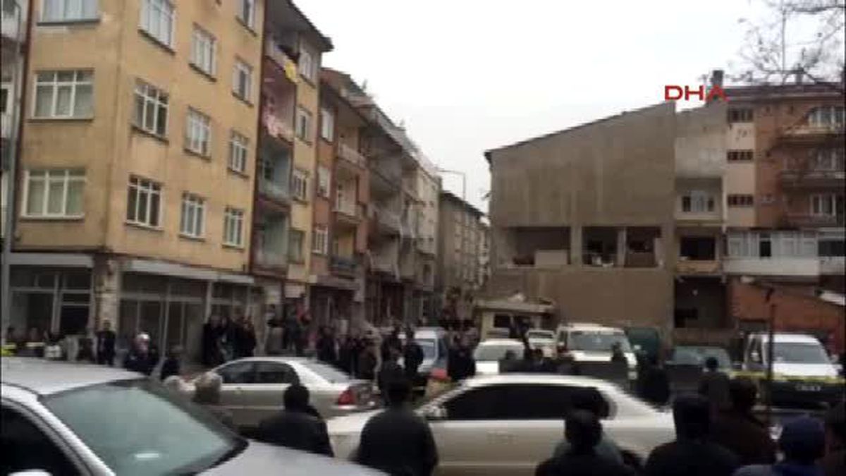 Polatlı\'da Apartman Dairesinde Doğalgaz Patlaması : 5 Yaralı