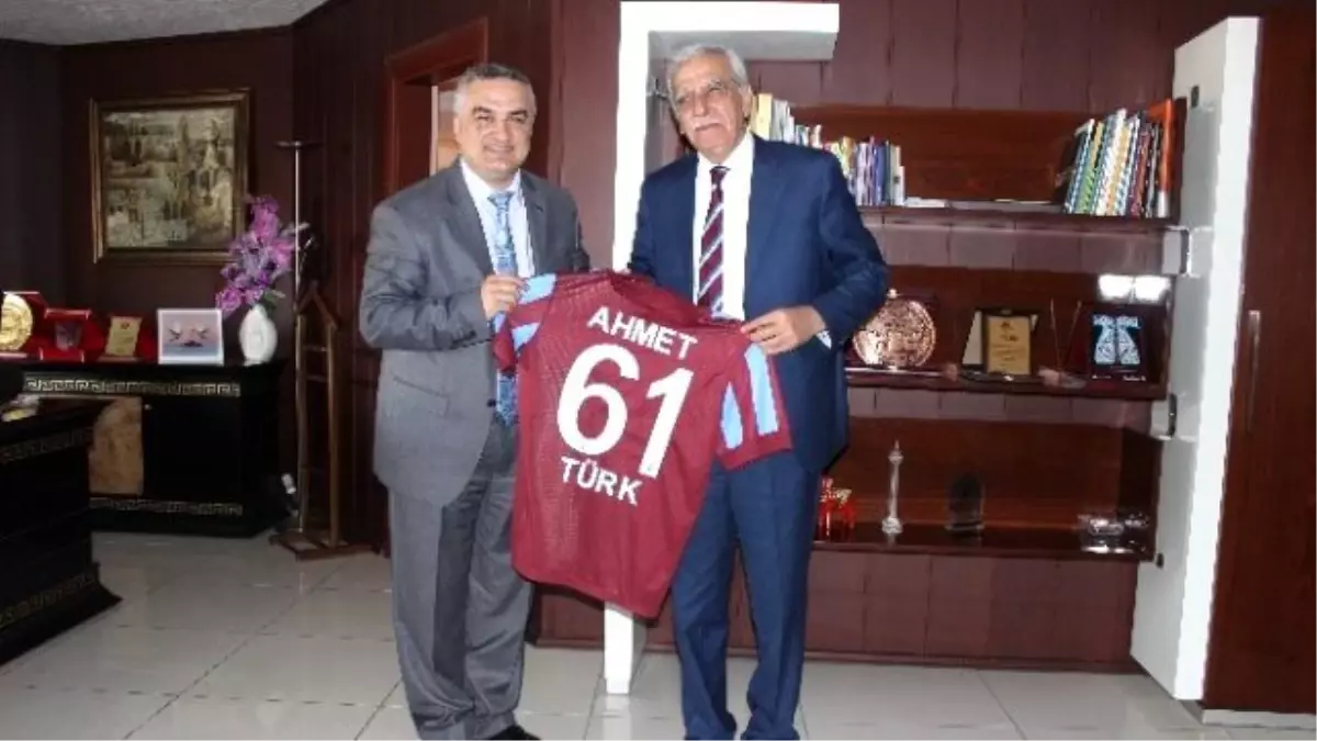 Trabzon Büyükşehir Belediyesi\'nden Ahmet Türk\'e Ziyaret