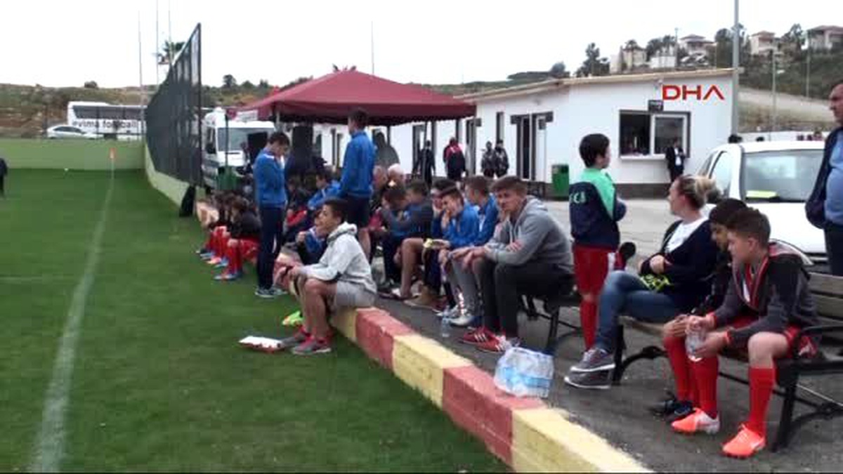 Alanya\'da 11 Ülkeden 1300 Sporcu Top Koşturdu