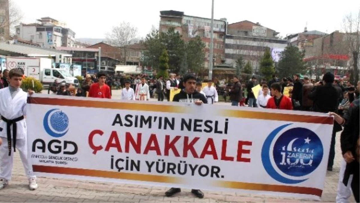 Anadolu Gençlik Derneği \'Çanakkale Ümmet Yürüyüşü\' Düzenledi