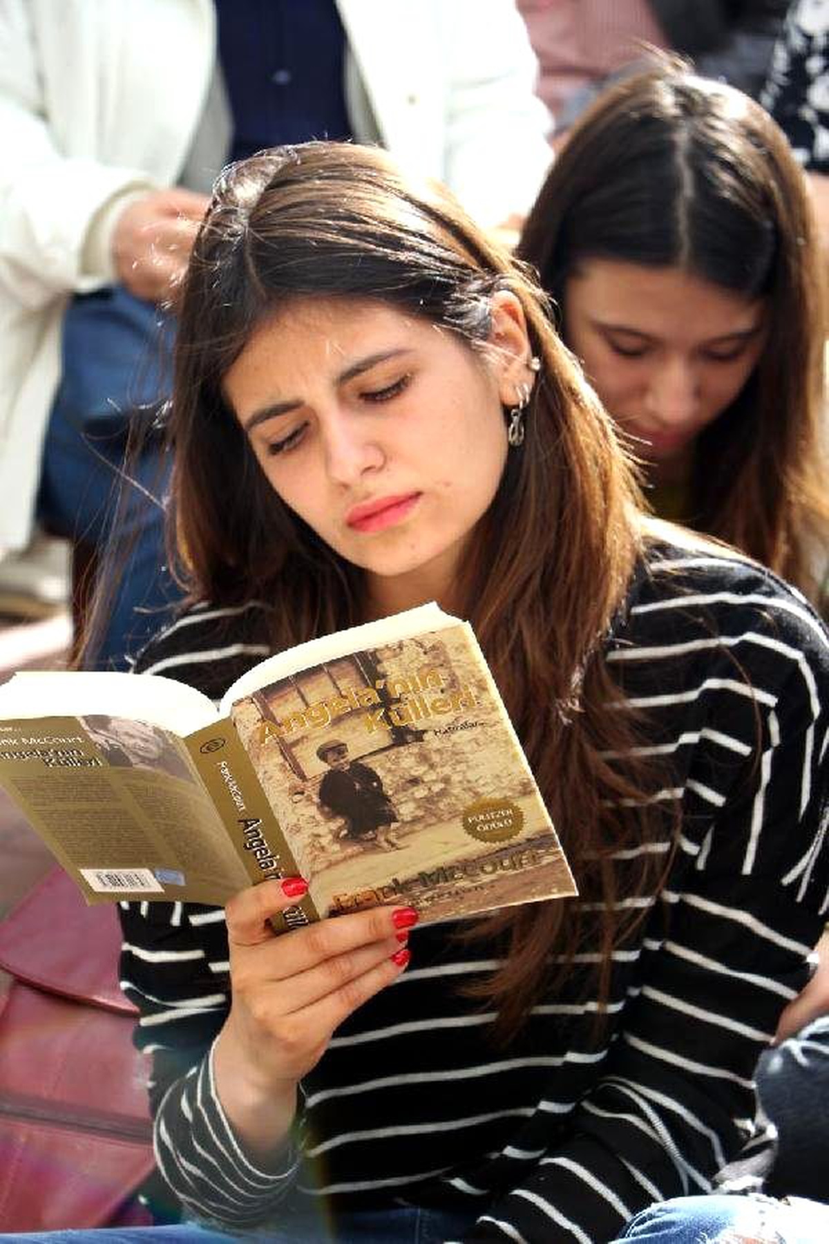 Cadde Ortasında Kitap Okuma Etkinliği