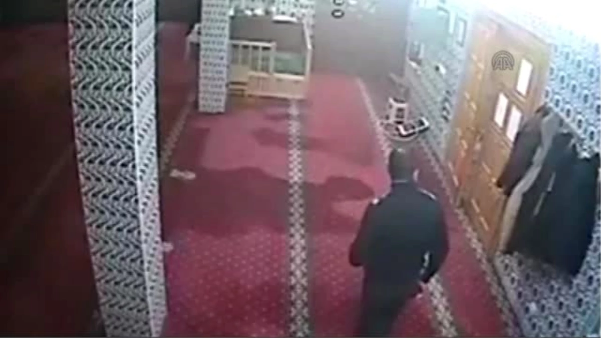 Camilerden Hırsızlık" Şüphelileri Yakalandı