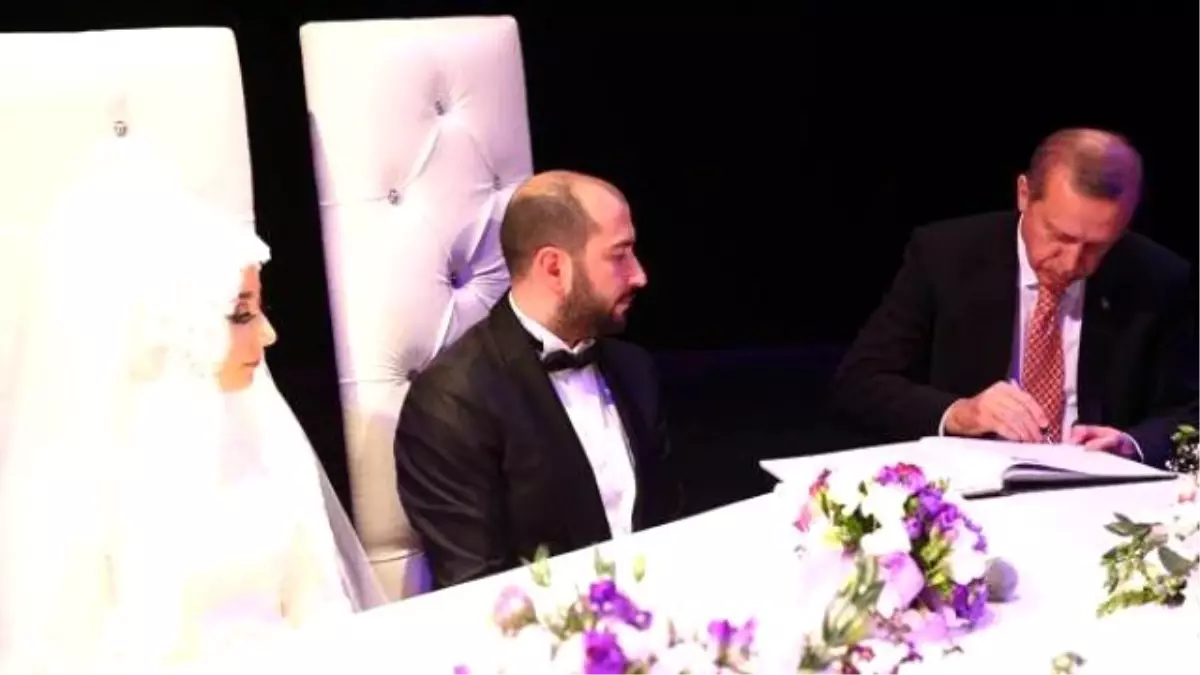 Cumhurbaşkanı Erdoğan Nikah Şahidi Oldu