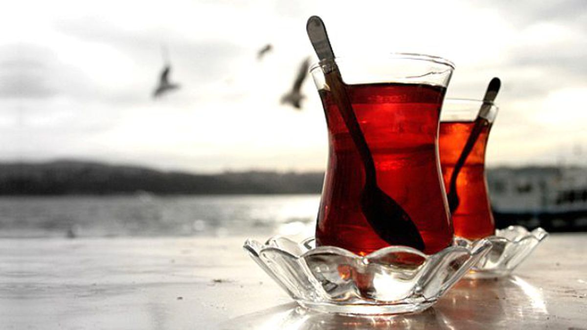 İki Bardak Çaya 10 Lira Alınca Ağır Ceza Yedi