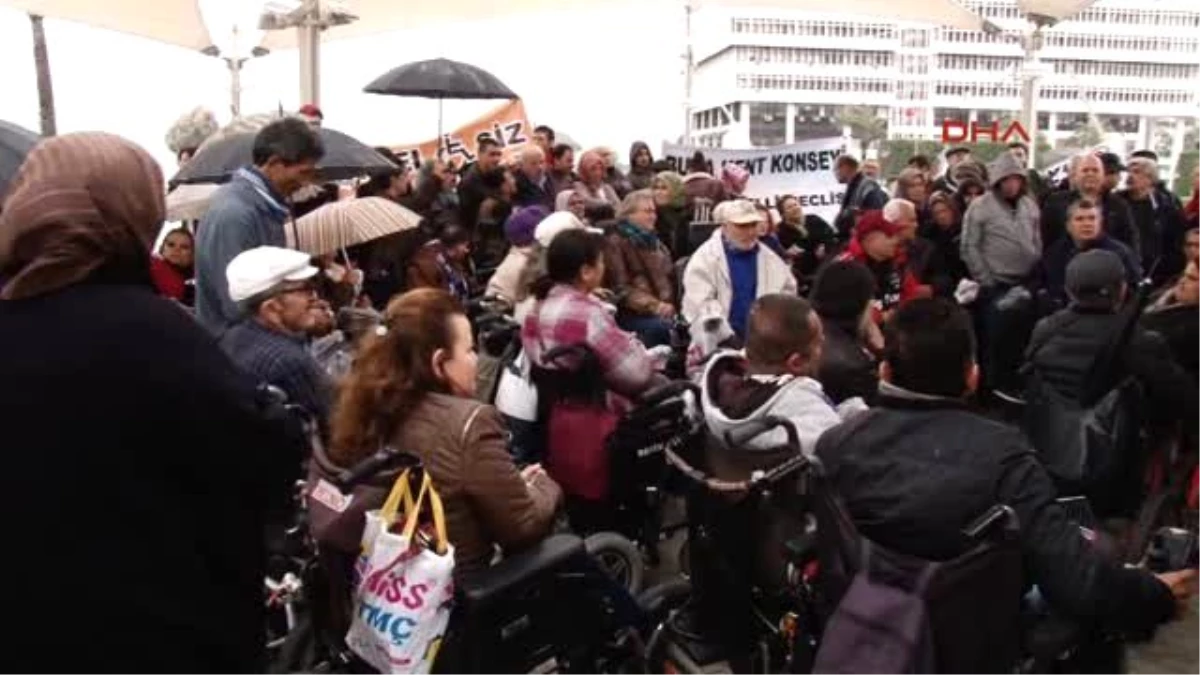 İzmir Engellilerin Maaş İsyanı
