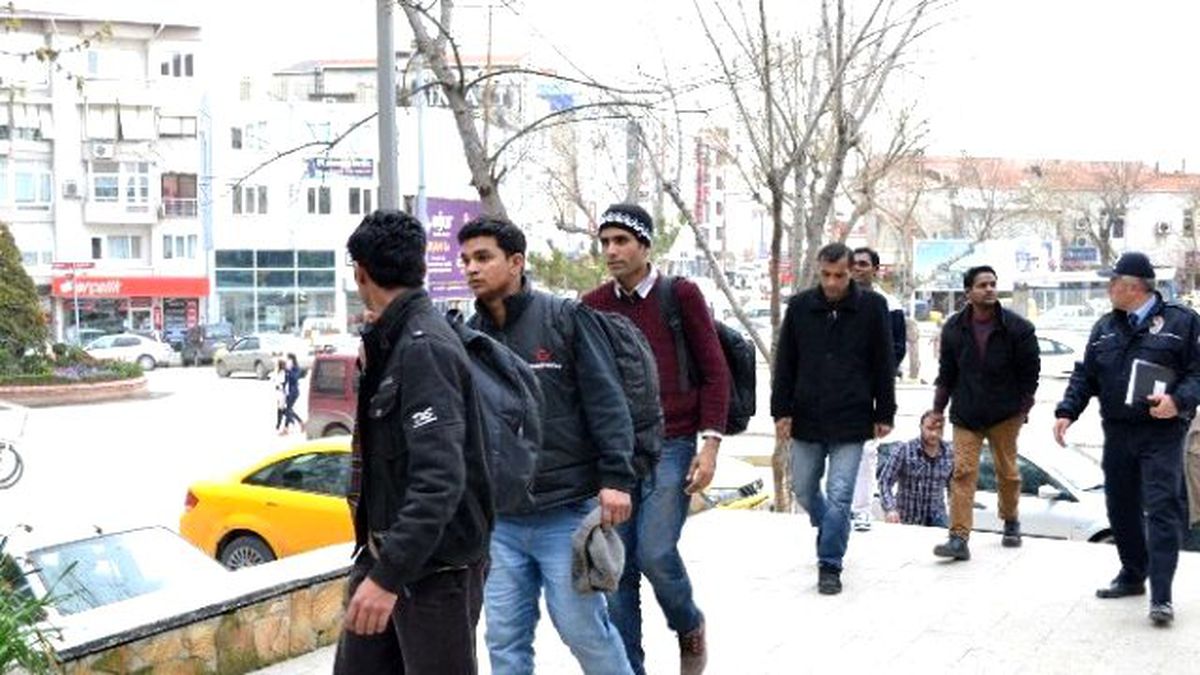 Kaçak Göçmenler Ticari Taksiyle de Kaçamadı