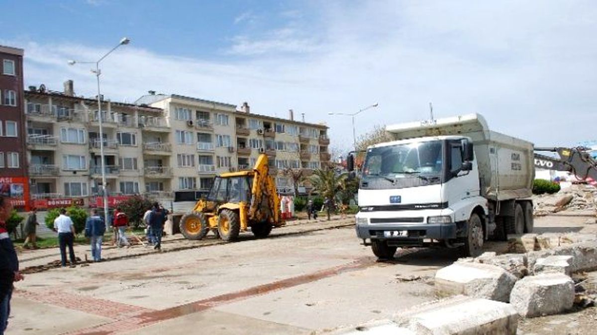 Mudanya\'da Sahil Düzenleme Çalışmaları Başladı