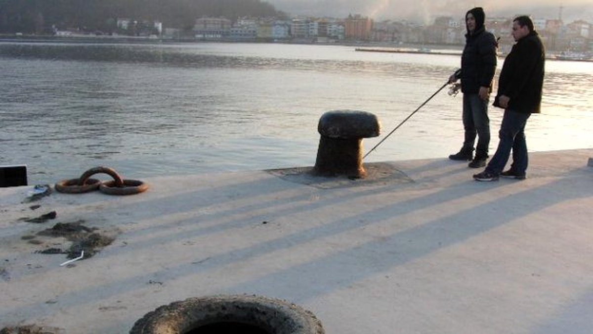 Balığa Olta Attılar Sandalye ve Araba Lastiği Tuttular