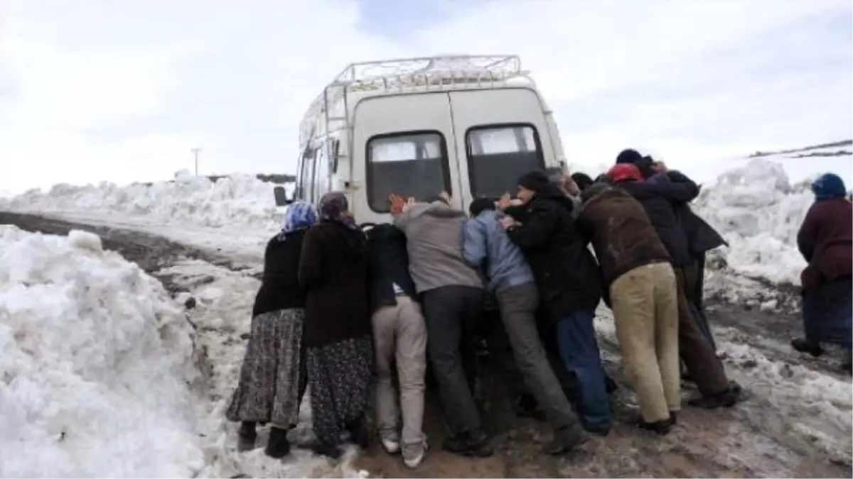 Yolu Yapılmayan Köylüler, Sandığa Gitmeyecek