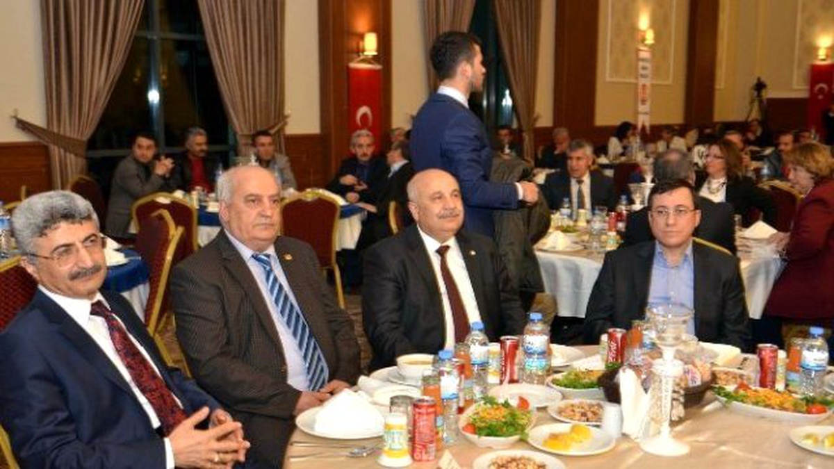 Anadolu Basın Birliği\'nden Rektör Gönüllü\'ye Başarı Ödülü