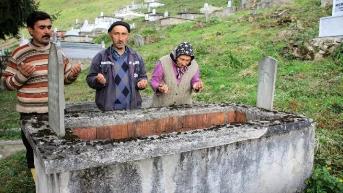 Askerde Kaza Sonucu Ölen Askerin Ailesi Şehitlik İstiyor