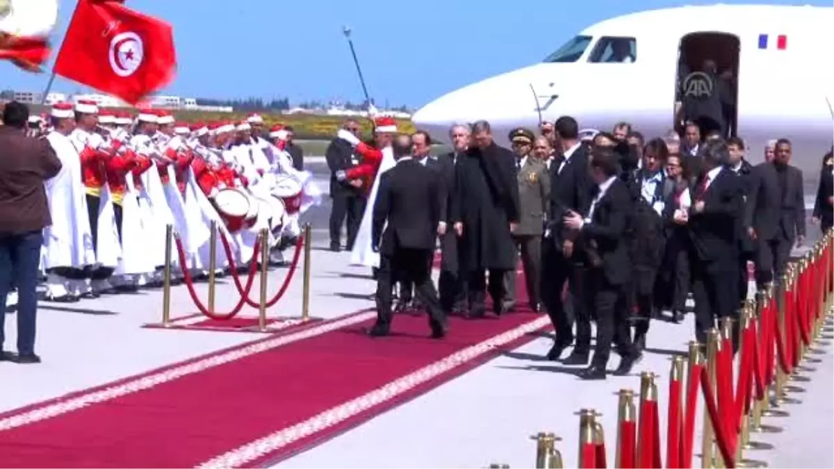 Fransa Cumhurbaşkanı Hollande Tunus\'ta