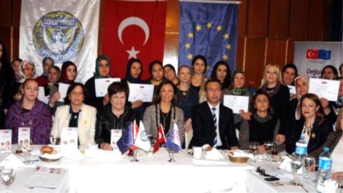 Gaziantep\'te Şiddet Gören 30 Kadına Drama Eğitimi Verildi