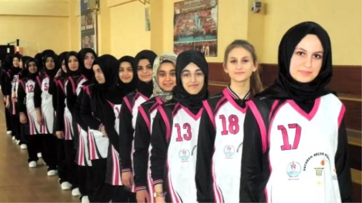 İmam Hatipli Kızlar, Bosnalı Ünlü Basketçi Indira Kaljo\'nun İzinde