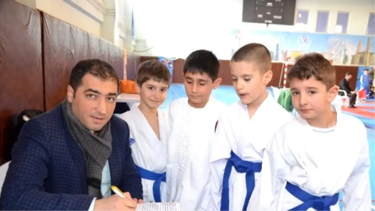 Karate Ligi Başladı