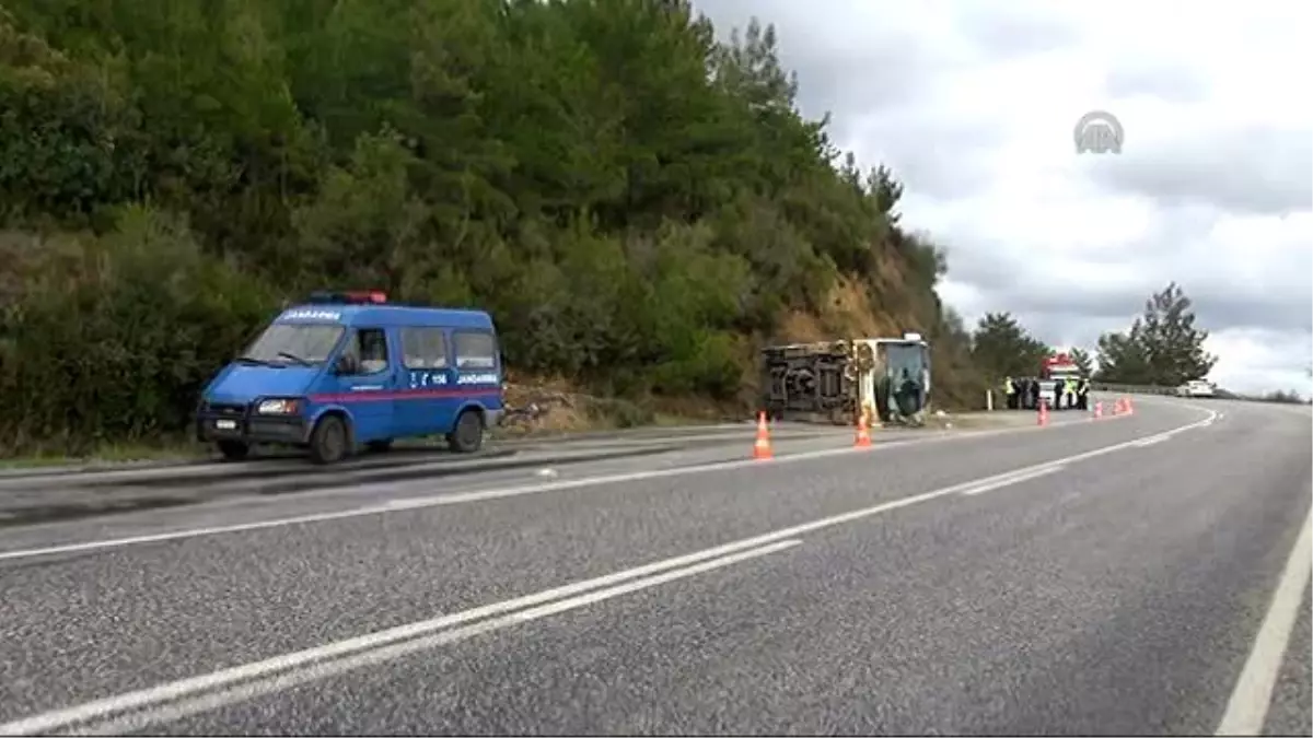 Tur Otobüsü Devrildi: 1 Ölü, 19 Yaralı