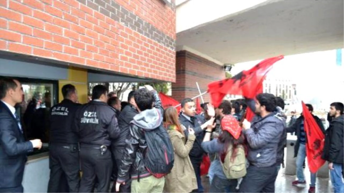 Anadolu Üniversitesi\'nde Öğrenci ve Özel Güvenlik Gerginliği