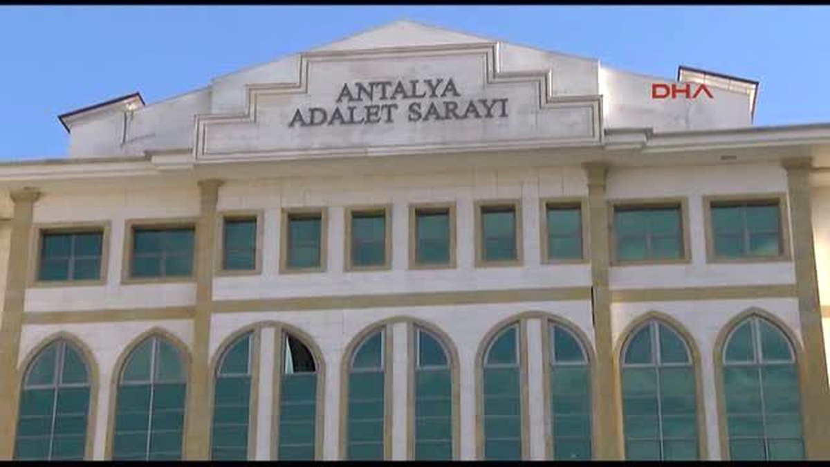 Antalya Çaldıkları Hayvanları Motorlu Testereyle Kesip Derisini Yüzmeden Parçalamışlar