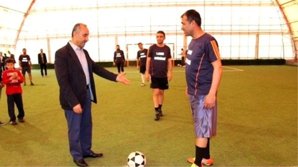 Arsuz\'da 35 Yaş Üstü Futbol Turnuvası Başladı