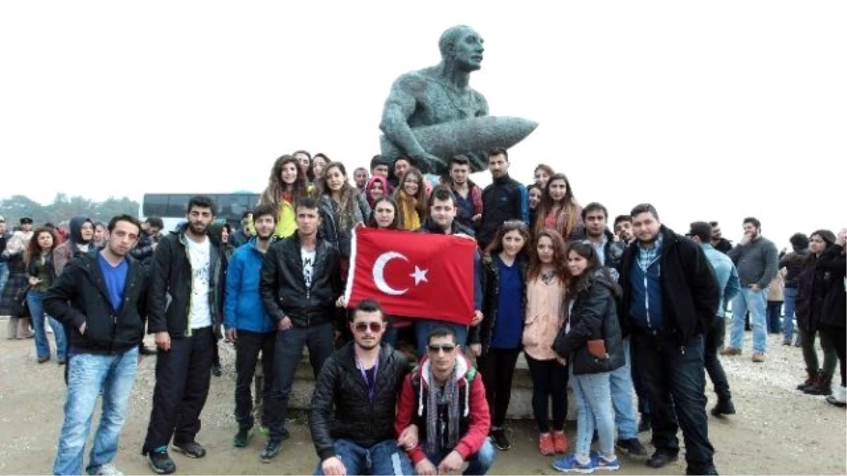 Atatürk Üniversitesi Öğrencileri Çanakkale Zaferi\'nin 100. Yılı Dolayısıyla Çanakkale\'ye Gezi...