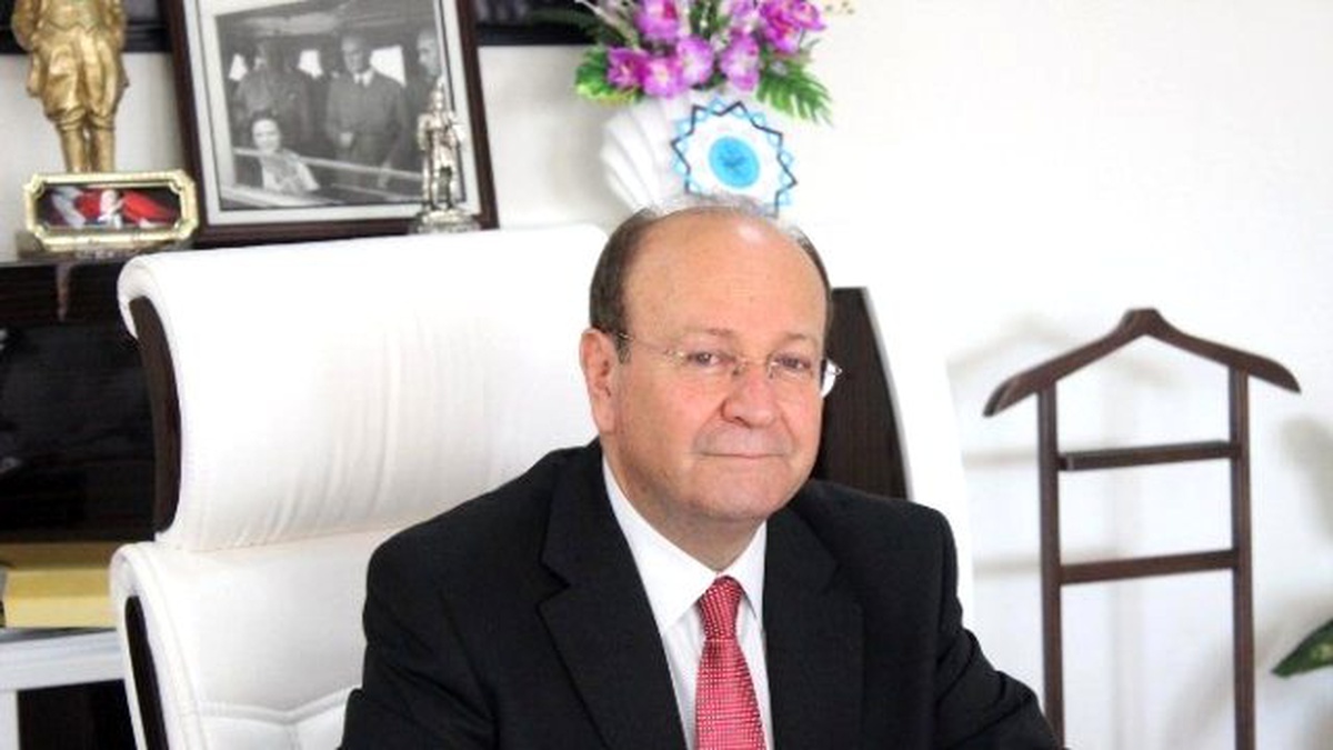Başkan Özakcan; "Kitaplar Vazgeçemeyeceğimiz Dostlarımızdır"