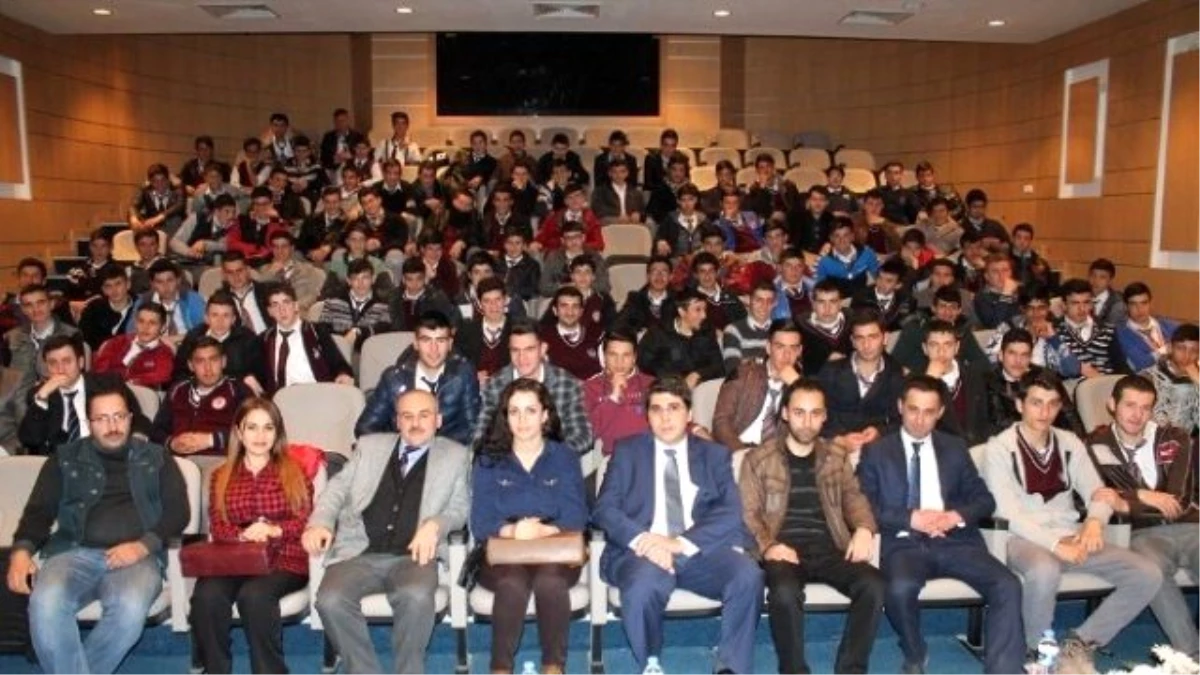 Bayburt Üniversitesinde Mesleki Tanıtımın Önemi Anlatıldı