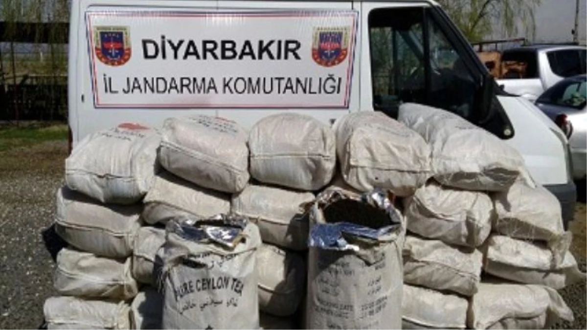 Diyarbakır\'da Esrar ve Kaçak Çay Ele Geçirildi