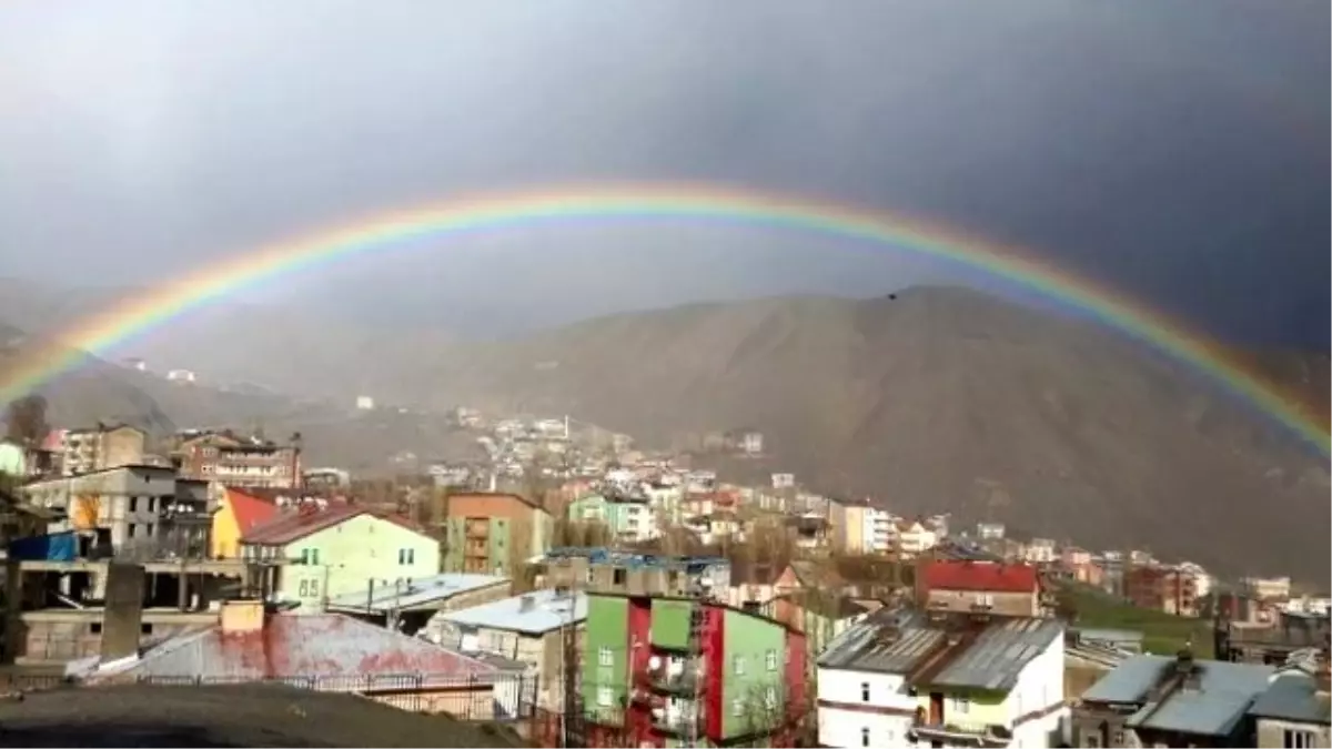 Gökkuşağı Hakkari\'ye Renk Kattı