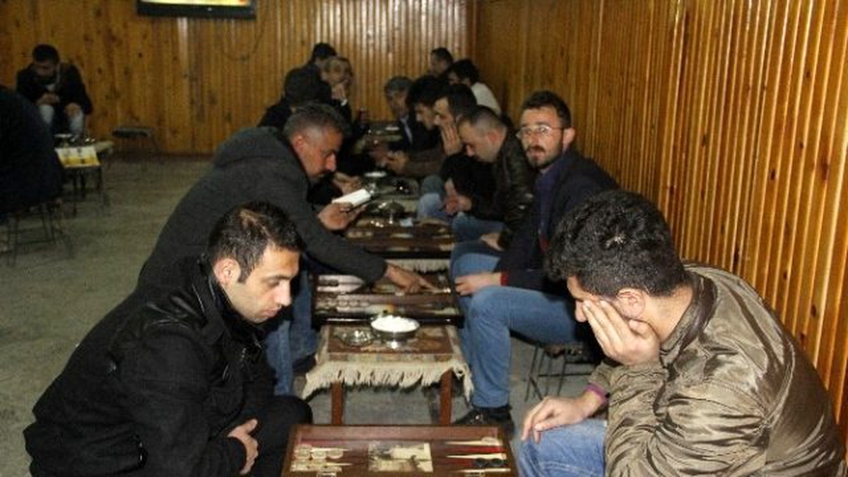 Hakkari\'de İlk Defa Tavla Turnuvası Düzenlendi