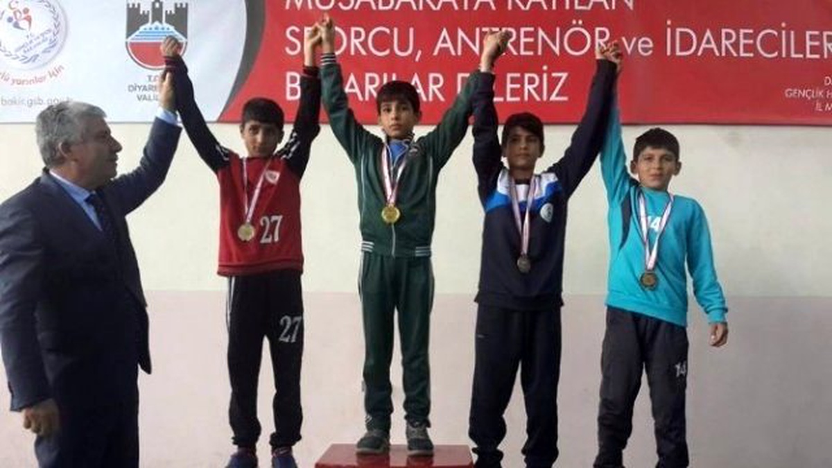 Hakkarili Sporculardan Büyük Başarı