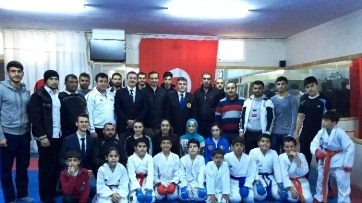 Karate Aday Hakem Kursu Sona Erdi