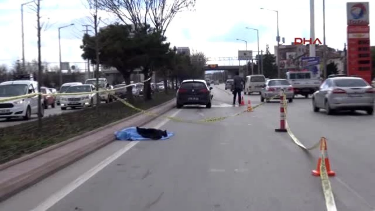 Konya Üst Geçidi Kullanmadı, Otomobilin Altında Kaldı