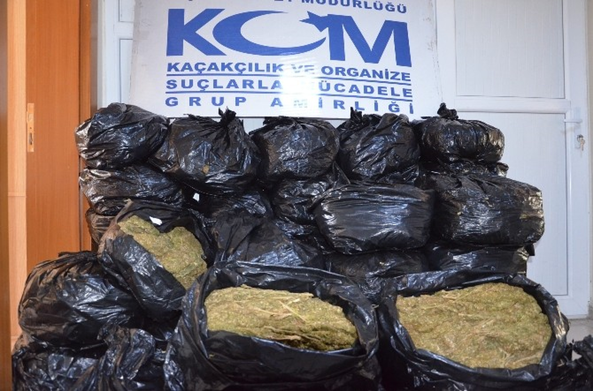 Şanlıurfa\'da Polis 252 Kilo Esrar Maddesi Ele Geçirdi