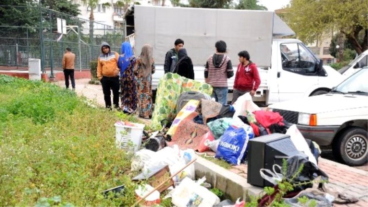Antalya\'da Suriyeli Ailenin Kaldığı Ev Yandı