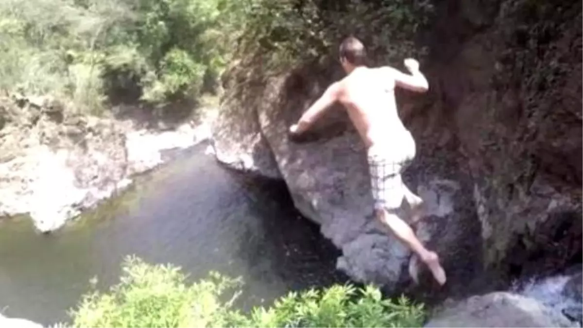 Tom Brady Jumps Off A Cliff, Fans Freak Out