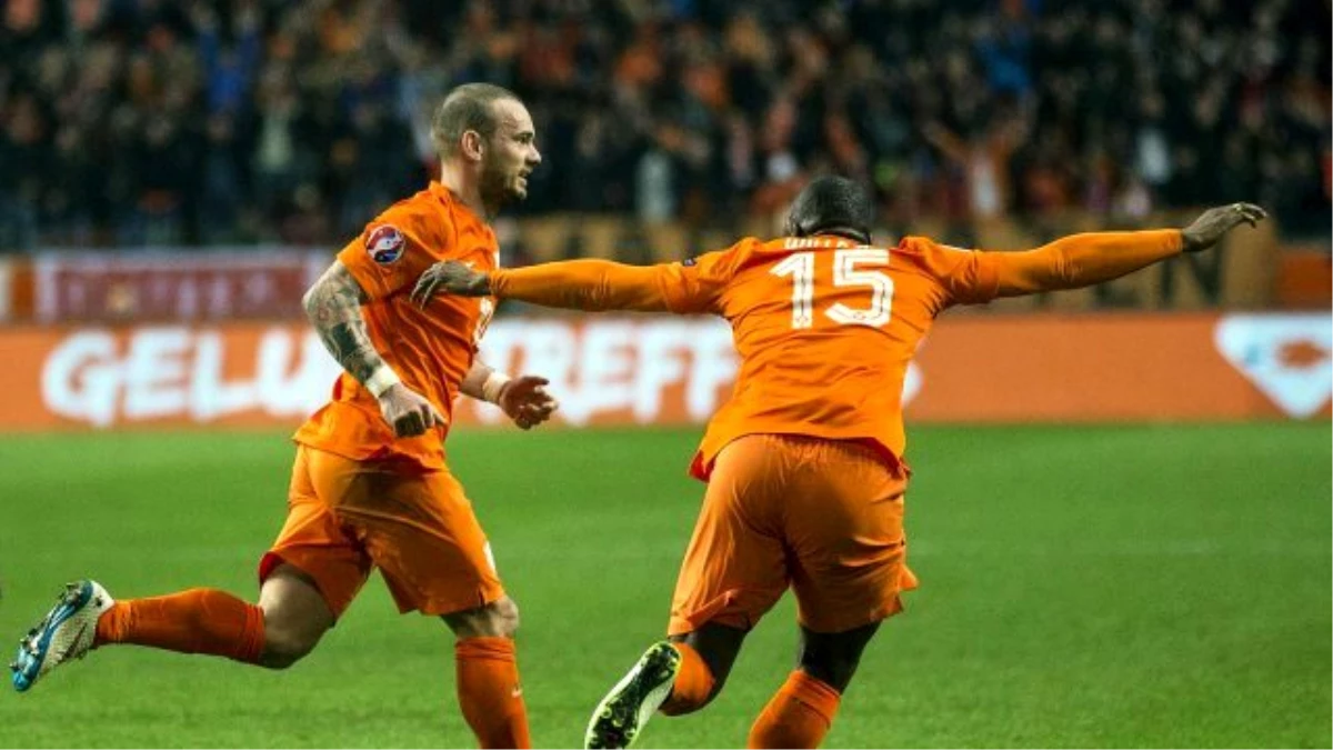 UEFA Sneijder\'i Ön Plana Çıkardı