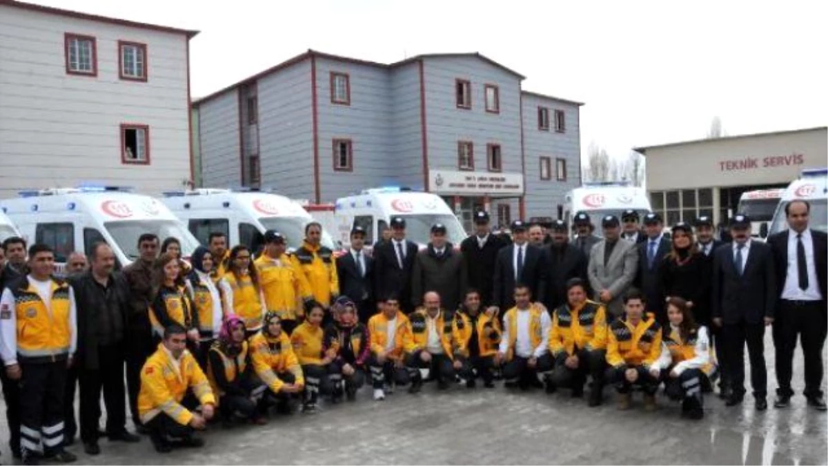 Van\'da 11 Yeni Ambulans Törenle Hizmete Başladı
