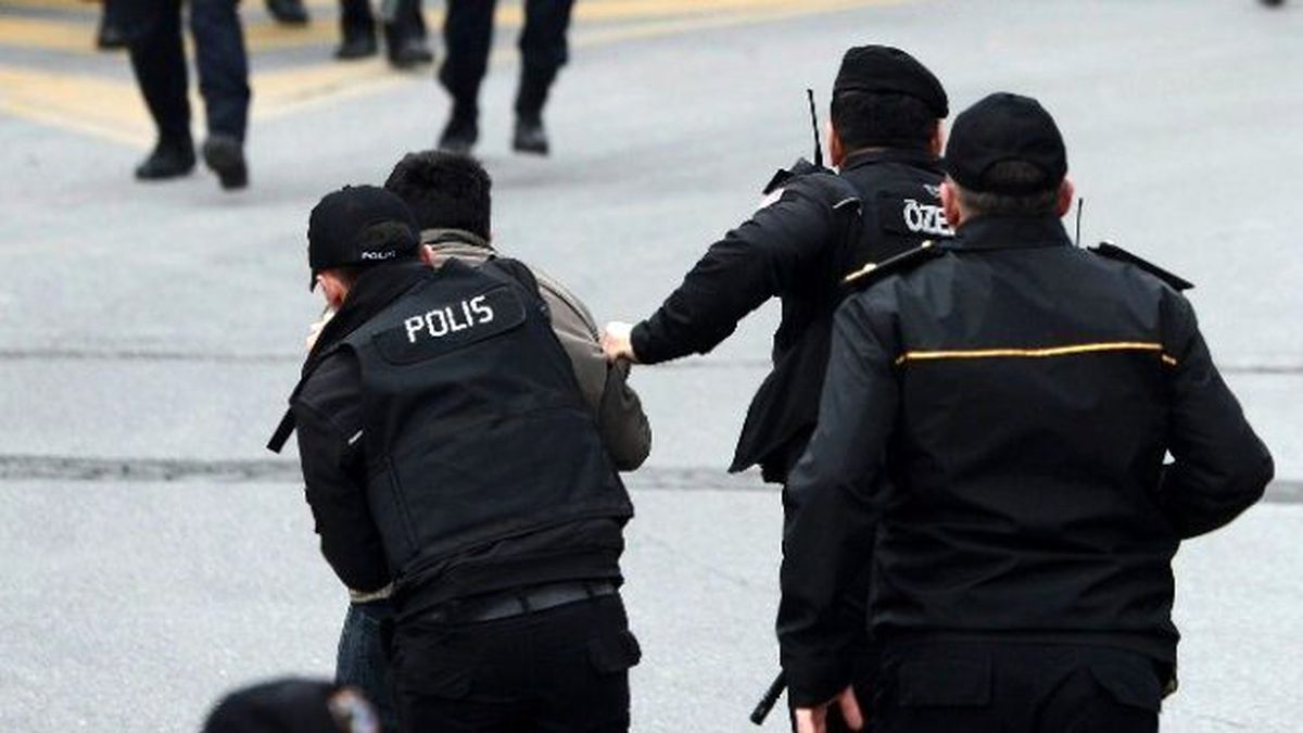 Adliye Önünde Hareketli Dakikalar