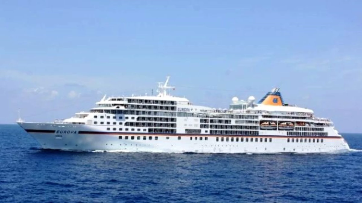 Antalya Limanı 2015 Kruvaziyer Sezonunu Açtı