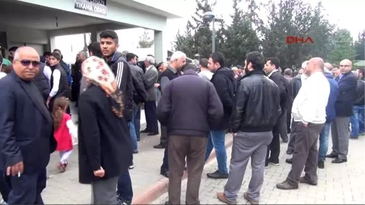 Çeyiz Dönüşü Kazada Ölen Dayı- Yeğen, Toprağa Verildi