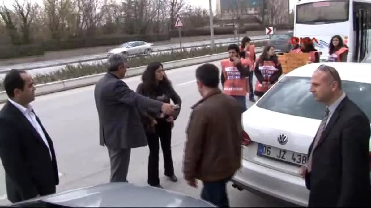 Elektrik Kesintisi, Enerji Bakanlığı Önünde Protesto Edildi