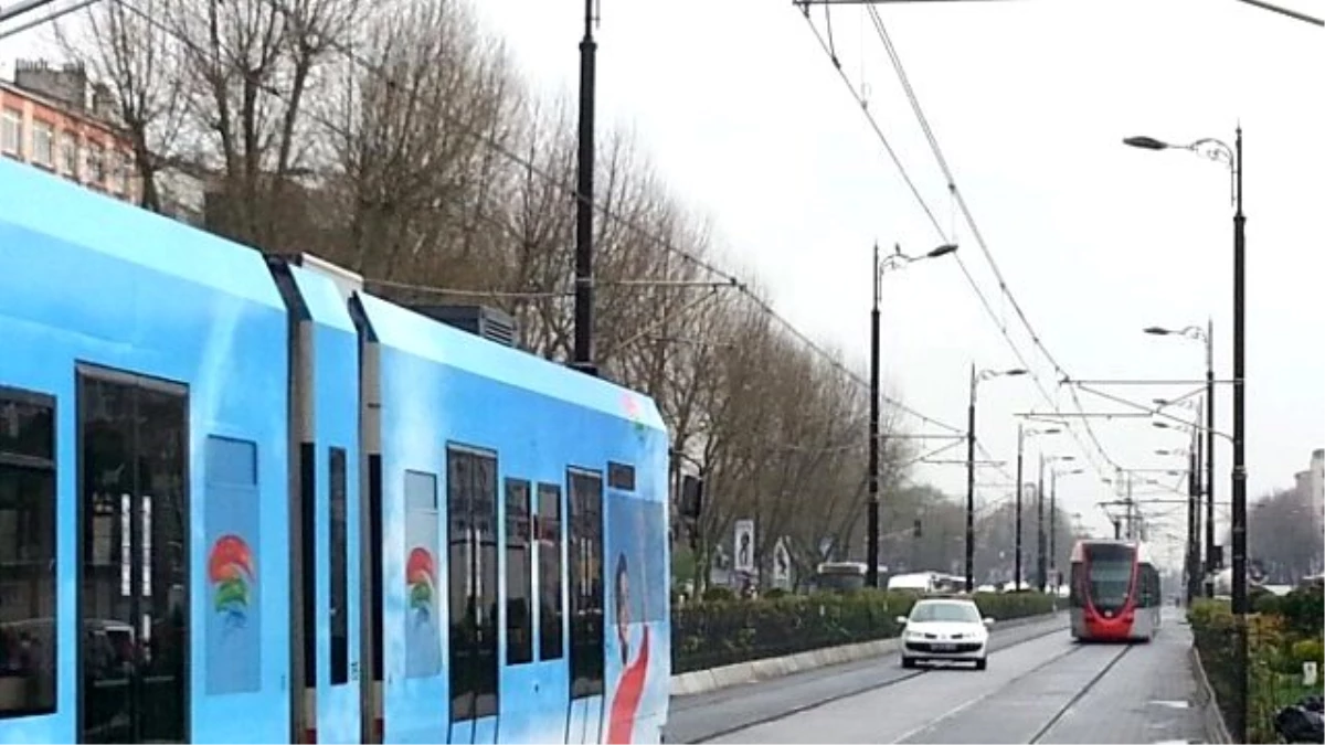 Elektrik Kesintisi Nedeniyle Tramvay Seferleri Durdu