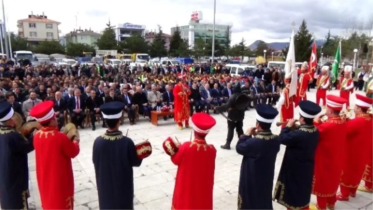 Erzincan Belediyesi 2015 Yılı 35 Milyon TL\'lik Yatırım Projelerinin Açılış Kurdalesini Kesti