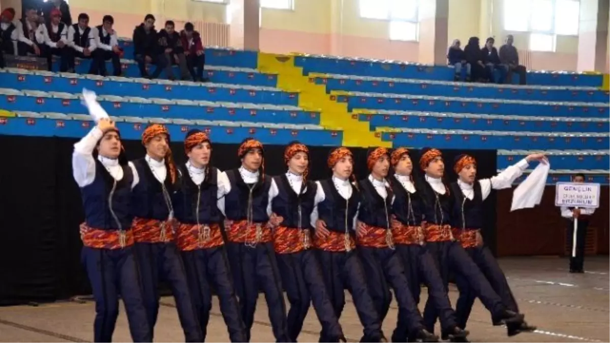 Erzurum Halk Oyunlarına Doyacak