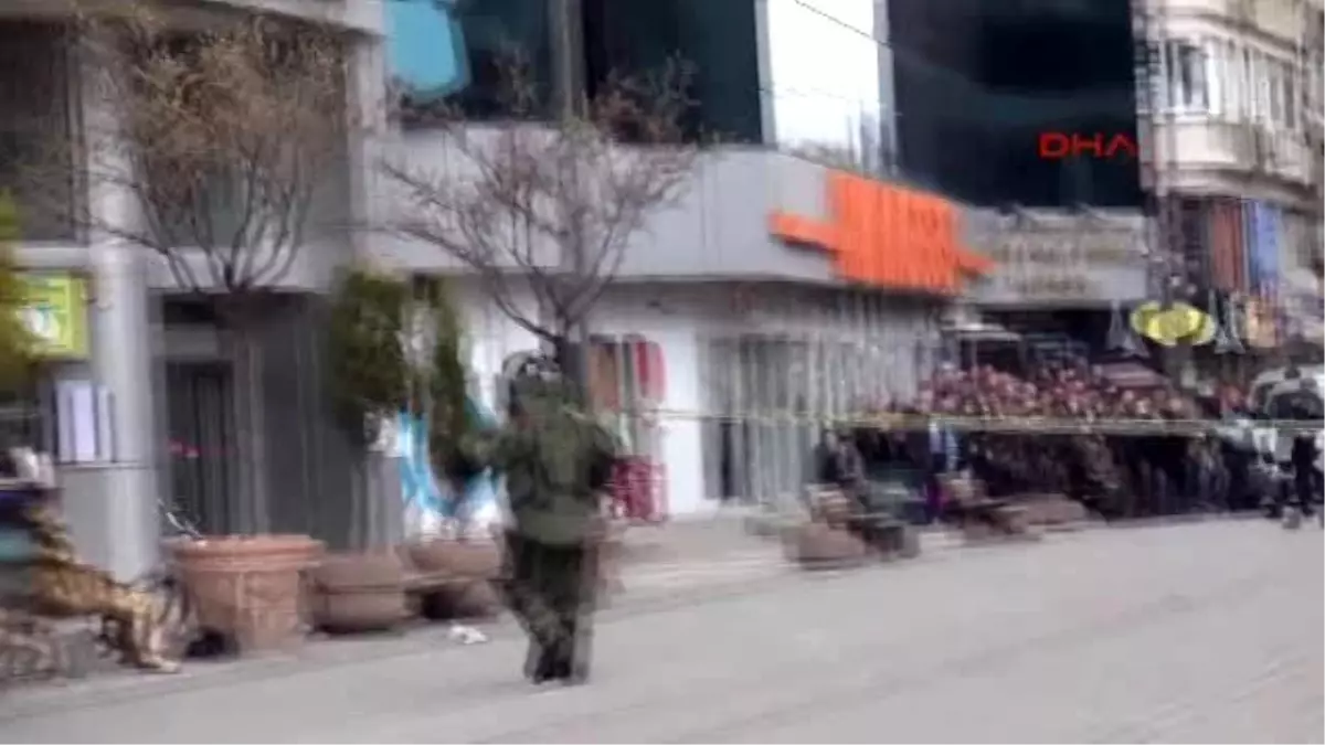 Eskişehir\'de Patlatılarak Açılan Kadın Çantası Boş Çıktı