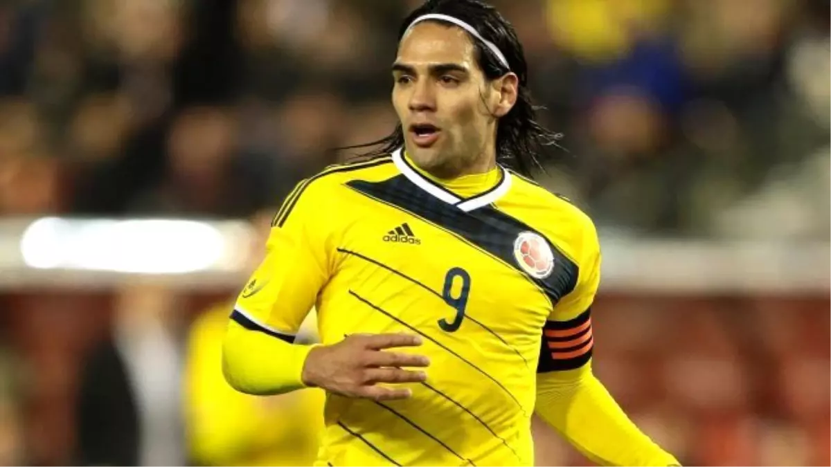 Falcao, Rekora Ortak Oldu