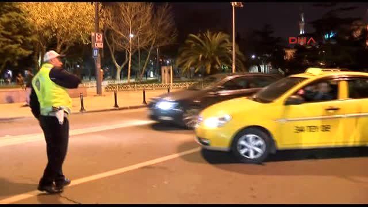 İbb Karşısındaki Şüpheli Bavul Polisi Alarma Geçirdi