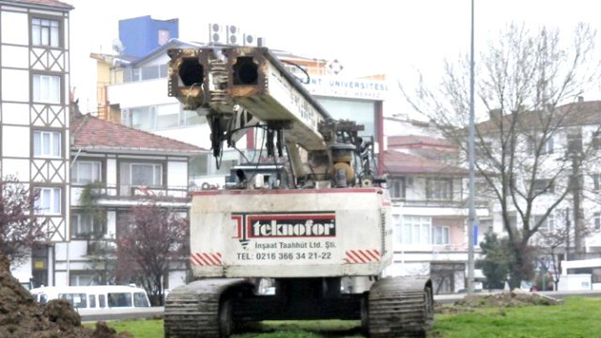 Köprülü Kavşak İçin İlk Kazma Vuruldu