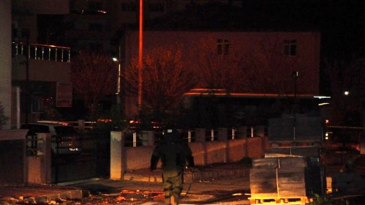Lüks Site Önünde Şüpheli Çanta Paniği
