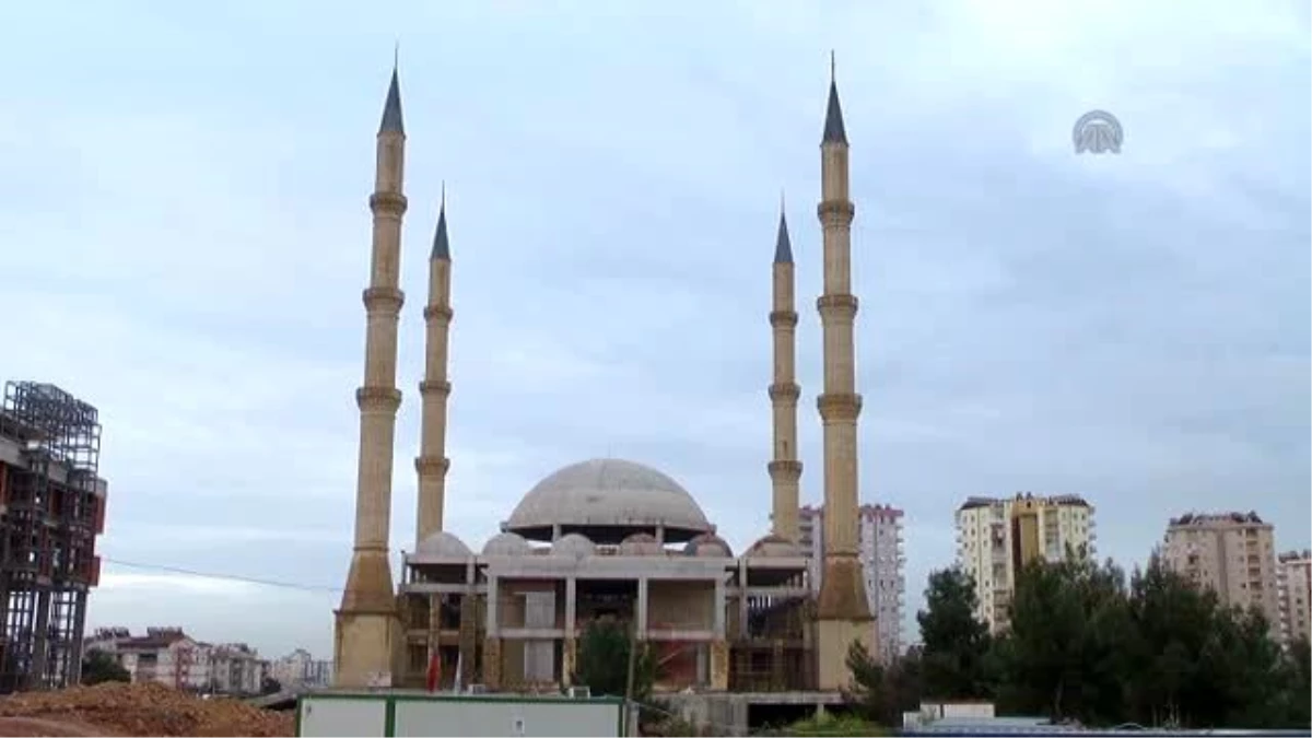 Türkiye\'nin En Büyük Kubbeli Camisinin Yarısı Tamamlandı